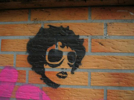 dobd fel a lakásod! stencilezz!